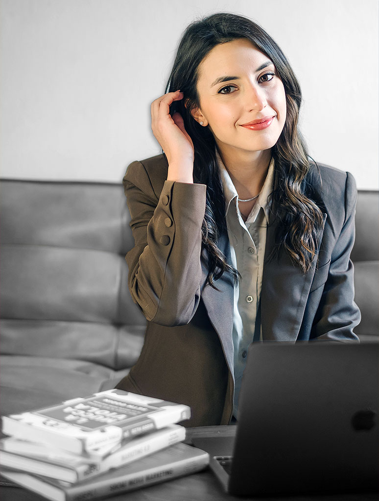 Veronica Pucci, Social Media Manager